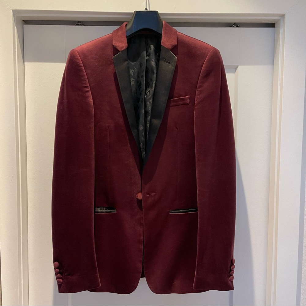 ASOS Men’s Velvet Burgundy Slim Fit Blazer Size 32 NOT 34